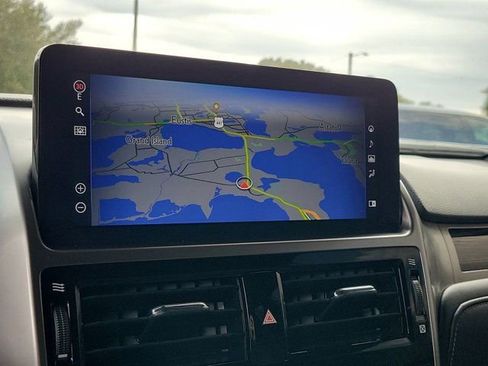 Used 2022 Lexus GX 460 Premium w/ Premium Package image 24