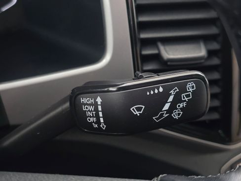 Used 2020 Volkswagen Atlas Cross Sport SEL image 42