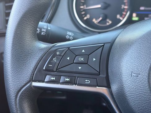 Used 2018 Nissan Rogue S FWD image 27