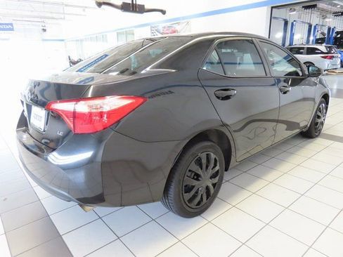 Used 2017 Toyota Corolla LE image 12