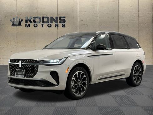 New 2026 Lincoln Nautilus Reserve image 1