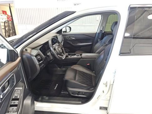 Used 2023 Nissan Rogue Platinum AWD/4WD image 9