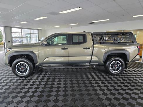 Used 2024 Toyota Tacoma TRD Off-Road w/ TRD Off Road Premium Package image 6