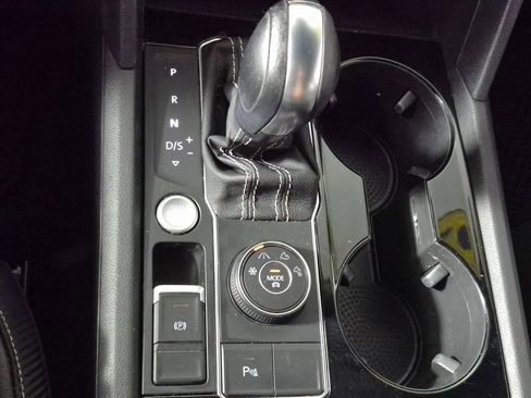 Used 2021 Volkswagen Atlas Cross Sport SEL R-Line AWD/4WD image 19