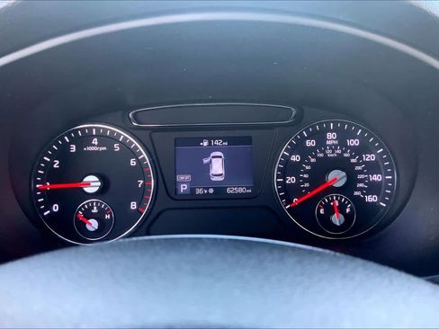 Used 2019 Kia Sorento LX w/ LX Convenience Package image 24