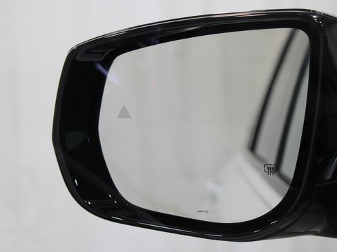 Used 2023 Jeep Grand Cherokee Limited w/ Black Appearance Package image 9