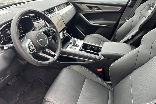 New 2026 Jaguar F-PACE R-Dynamic S AWD/4WD image 9