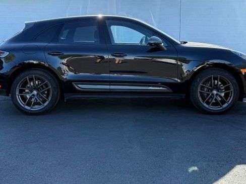 Used 2025 Porsche Macan AWD/4WD image 8