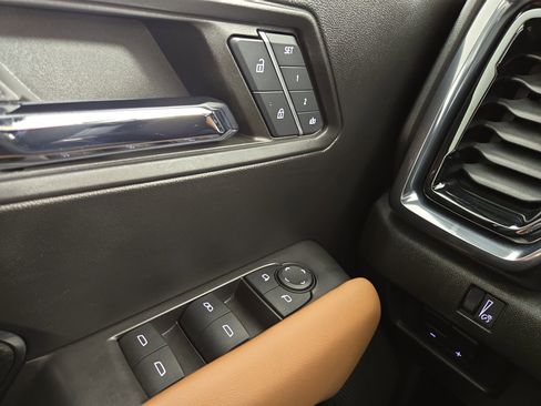 Used 2024 GMC Canyon AT4 w/ AT4 Premium Package image 29