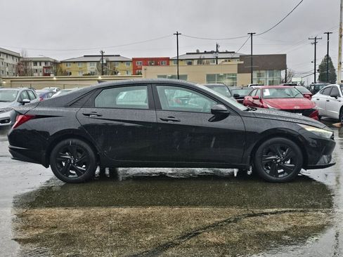 Used 2023 Hyundai Elantra SEL image 8