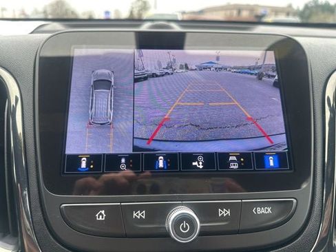 Used 2022 Chevrolet Equinox RS w/ RS Leather Package AWD/4WD image 23