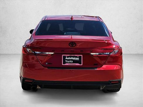 Used 2025 Toyota Camry SE image 6