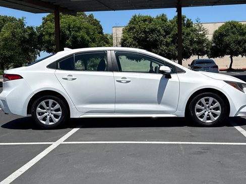 Used 2021 Toyota Corolla LE FWD image 10