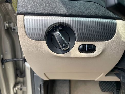 Used 2015 Volkswagen Jetta SE FWD image 14