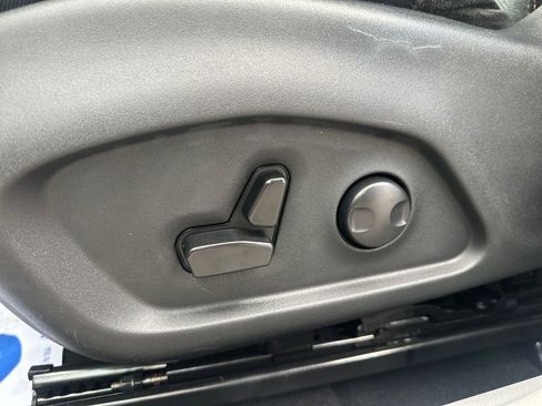 Used 2023 Jeep Compass Limited image 4