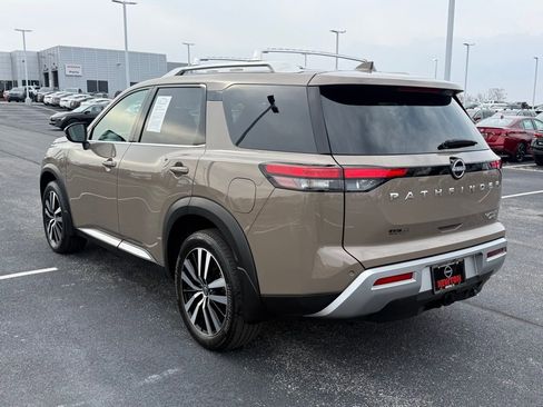 Used 2024 Nissan Pathfinder Platinum w/ Cargo Package image 39