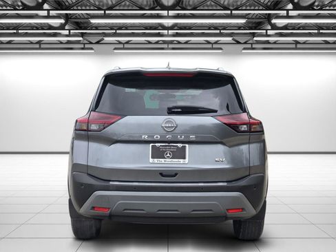 Used 2023 Nissan Rogue SV w/ SV Premium B Package FWD image 8
