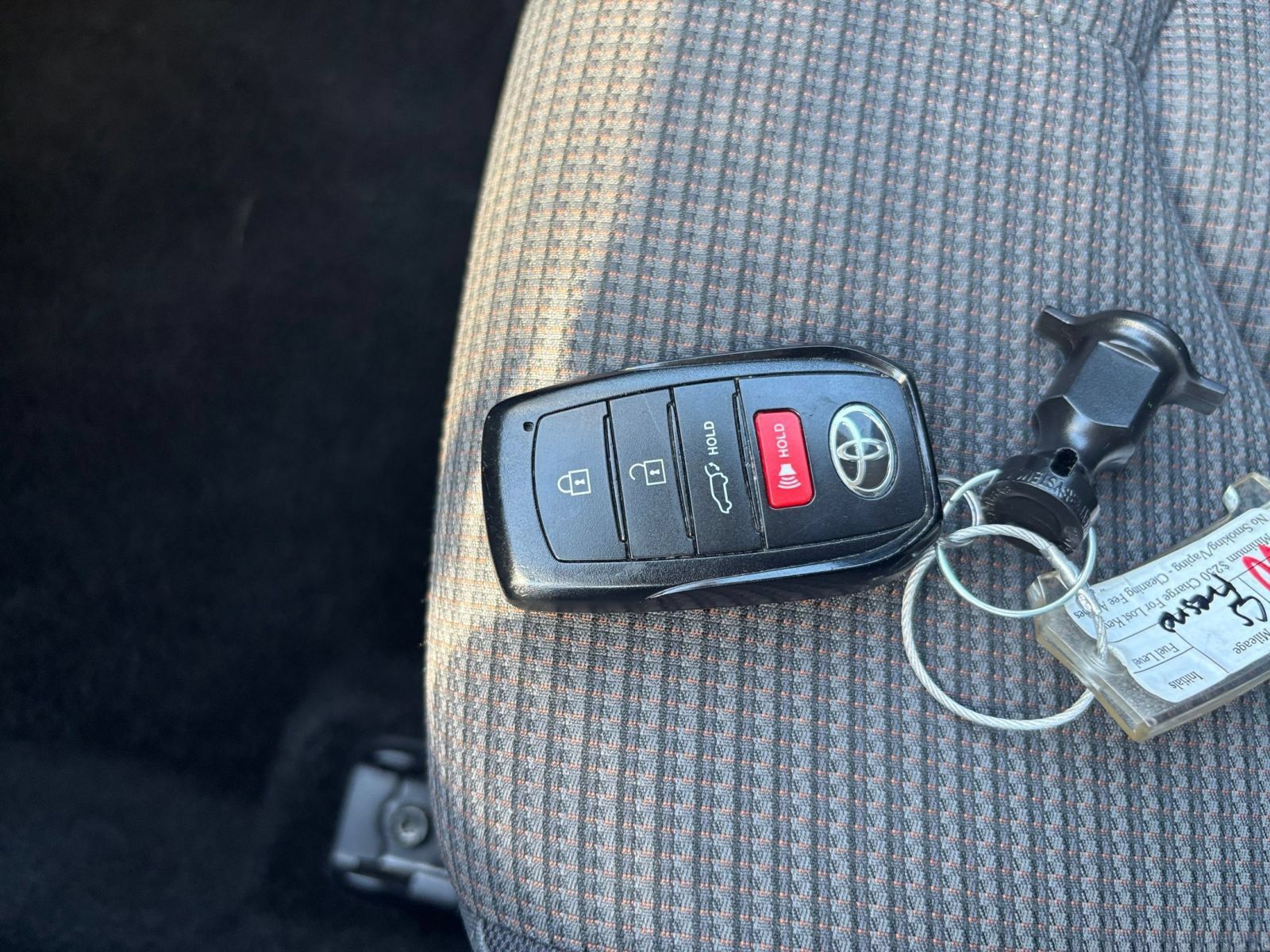 Used 2025 Toyota Highlander LE FWD image 20