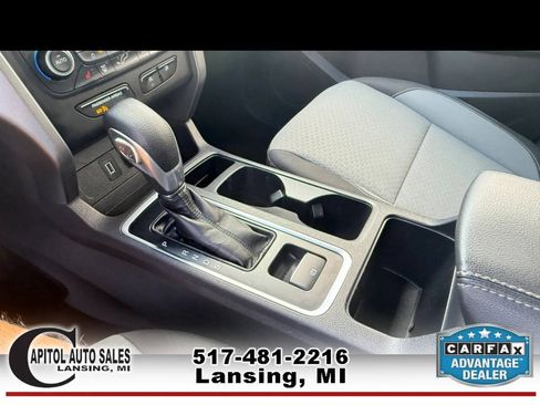 Used 2018 Ford Escape SE w/ SE Sync 3 Package AWD/4WD image 24