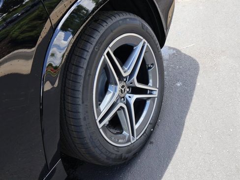 Certified 2025 Mercedes-Benz GLS 450 4MATIC image 42