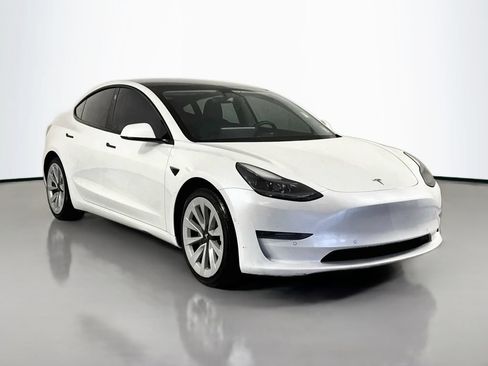 Used 2021 Tesla Model 3 Standard Range Plus RWD image 4