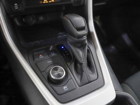 Used 2025 Toyota RAV4 LE image 23