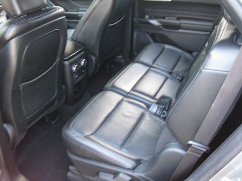 Used 2020 Ford Explorer Limited RWD image 26