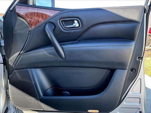 Certified 2018 INFINITI QX80 Base image 24