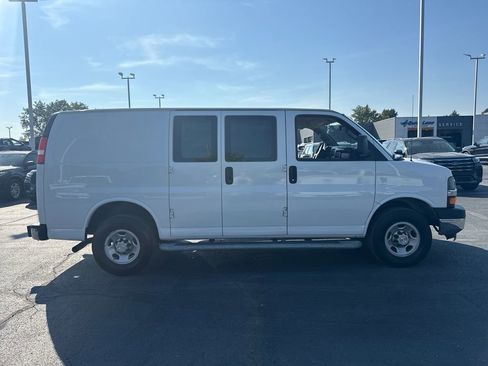Used 2023 Chevrolet Express 2500 w/ Driver Convenience Package image 17