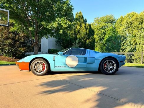 Used 2006 Ford GT RWD image 84