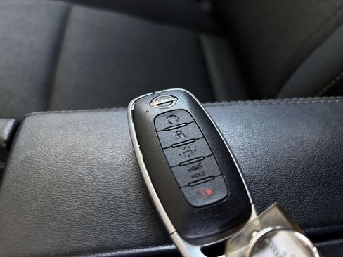 Used 2025 Nissan Rogue SV FWD image 27