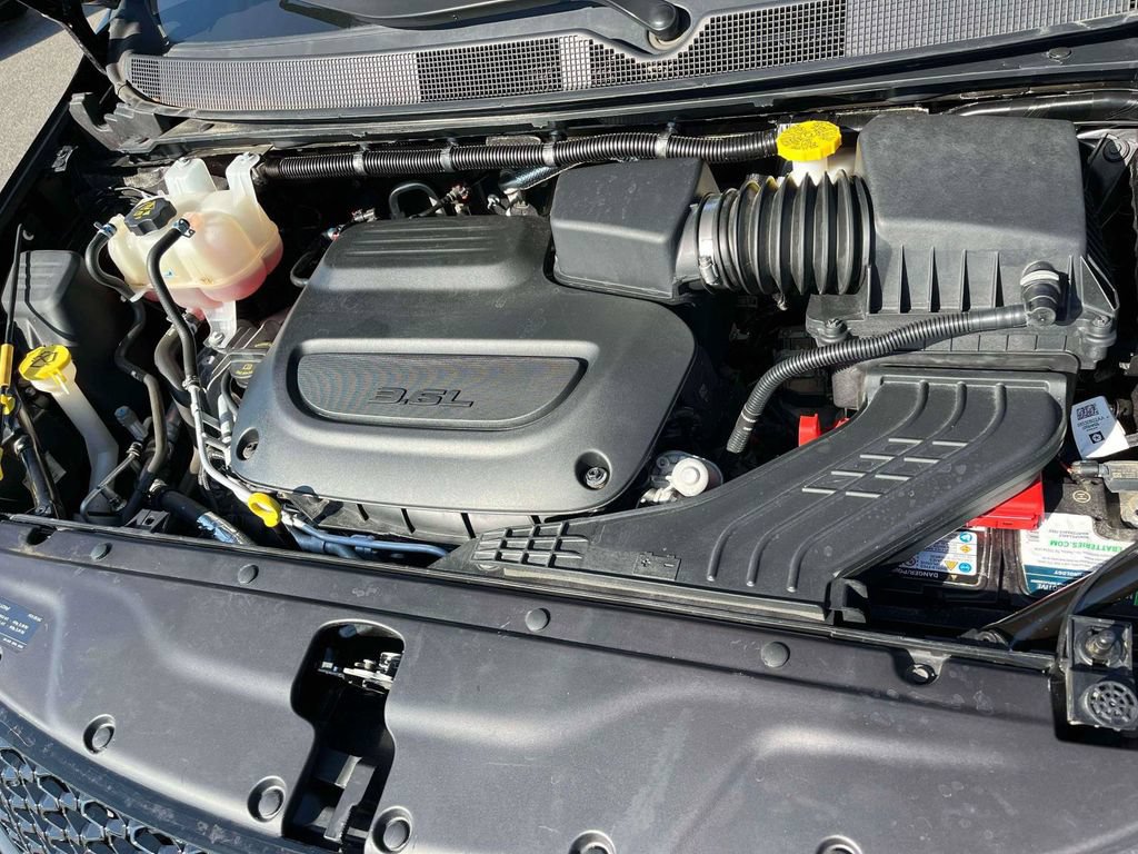 Used 2025 Chrysler Pacifica Limited FWD image 39