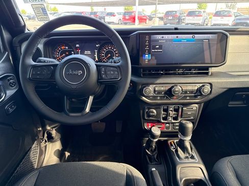 Used 2026 Jeep Wrangler Unlimited Sport AWD/4WD image 11