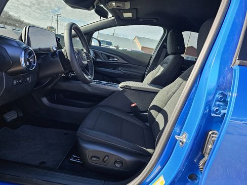 New 2026 Chevrolet Equinox EV LT w/ Comfort Package AWD/4WD image 4