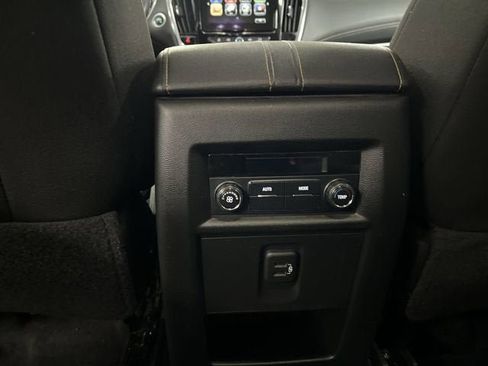 Used 2019 Chevrolet Traverse LT FWD image 20
