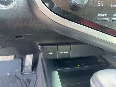 Used 2020 Toyota Camry XSE image 14