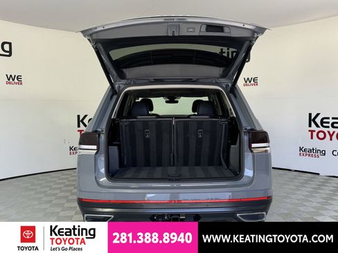 Used 2025 Volkswagen Atlas SEL AWD/4WD image 17