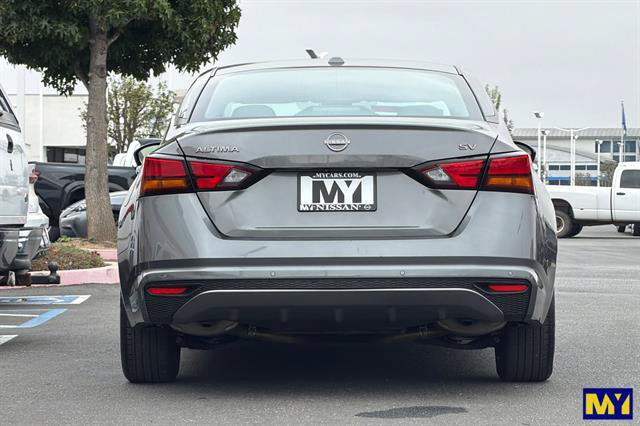 Used 2024 Nissan Altima 2.5 SV FWD image 5