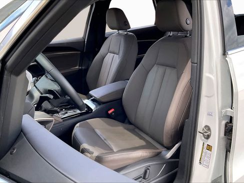 Used 2025 Audi Q5 Premium w/ Convenience Package AWD/4WD image 8