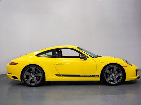 Used 2018 Porsche 911 Carrera T RWD image 3
