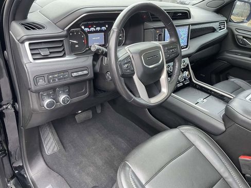 Used 2021 GMC Yukon Denali w/ Denali Premium Package image 19