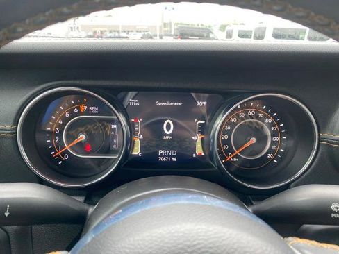 Used 2021 Jeep Gladiator Overland AWD/4WD image 18