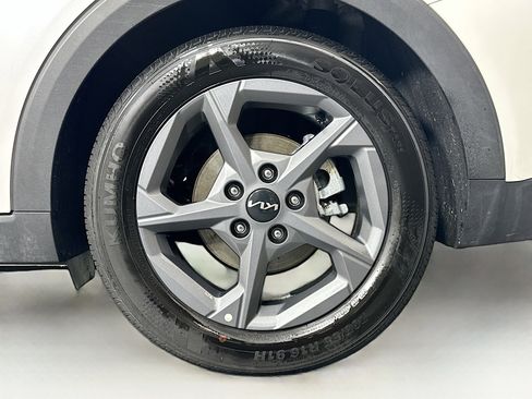 Used 2025 Kia K4 LXS image 11