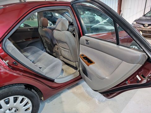 Used 2005 Toyota Camry XLE image 22