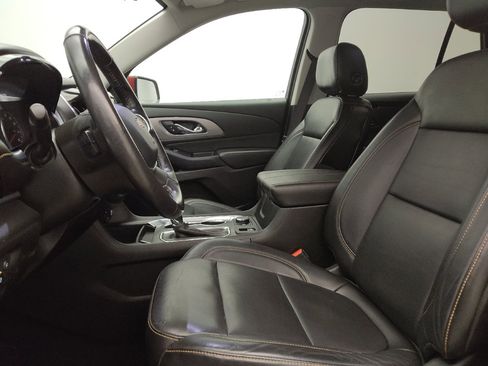 Used 2019 Chevrolet Traverse LT image 17