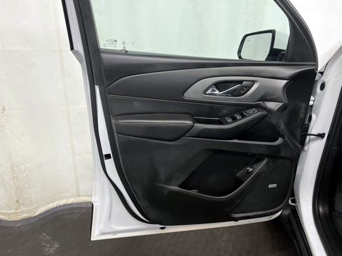 Certified 2019 Chevrolet Traverse LT w/ LT Premium Package AWD/4WD image 17
