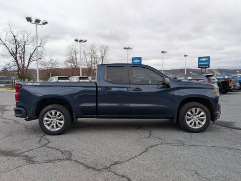 Used 2020 Chevrolet Silverado 1500 Custom w/ Custom Value Package image 4