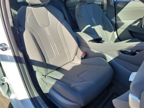 Certified 2025 Hyundai Elantra Blue image 17