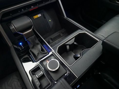 Used 2024 Toyota Tundra Limited image 16