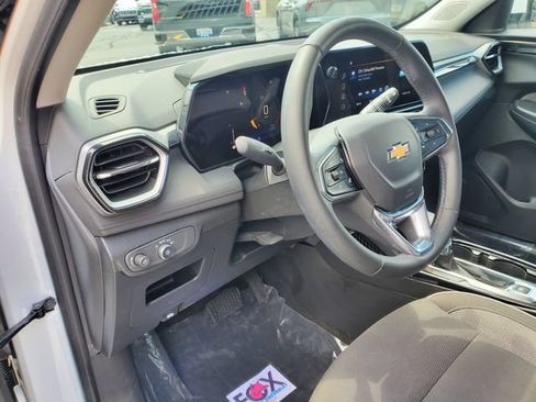 Certified 2024 Chevrolet TrailBlazer LT w/ Convenience Package FWD image 23